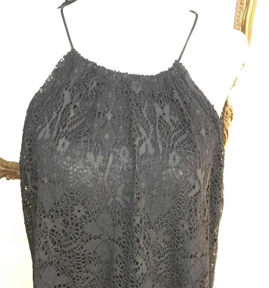 Black lace dress lines with asymmetrical hem - Image 2