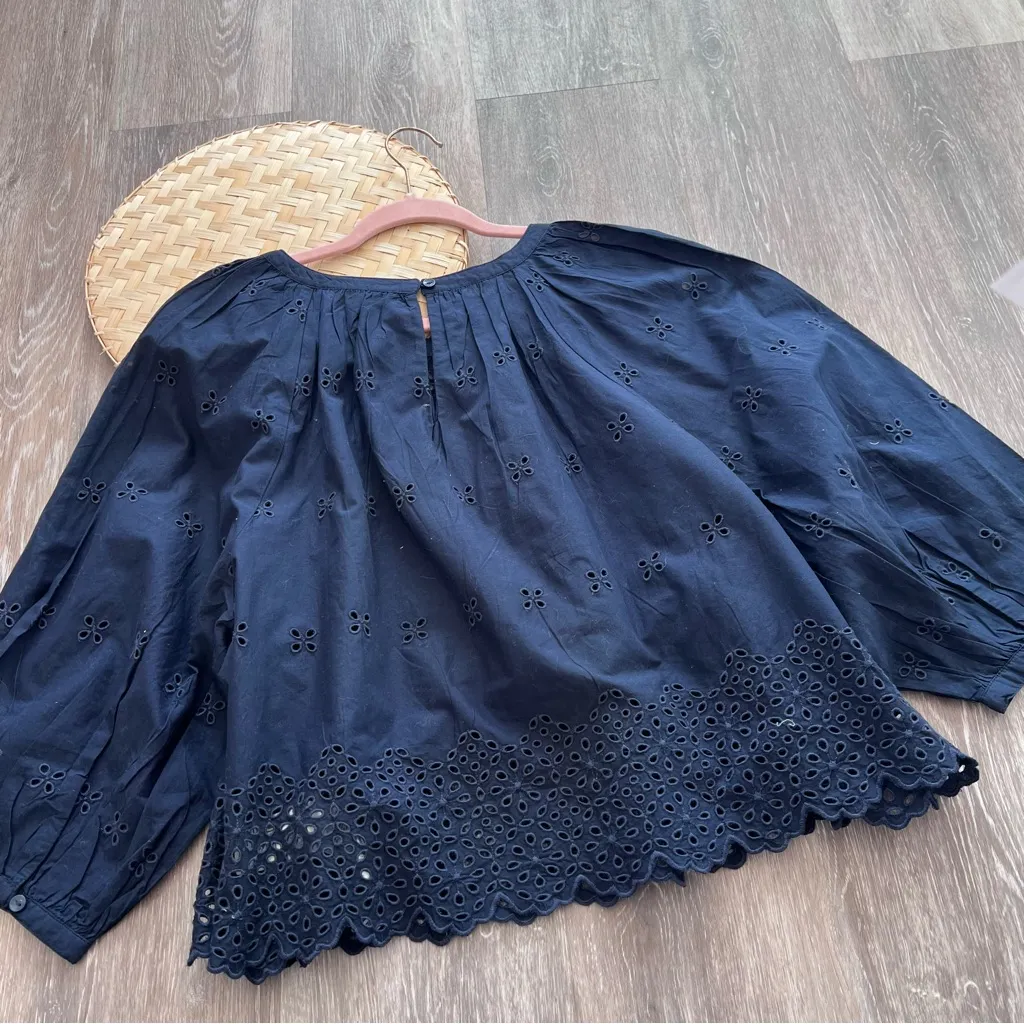 NWT old navy‎ perforated navy blue crop blouse - Image 9