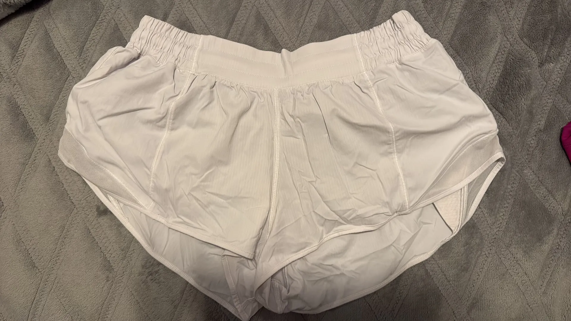 Lululemon Hotty Hot Shorts 2.5" Low-Rise - Image 4