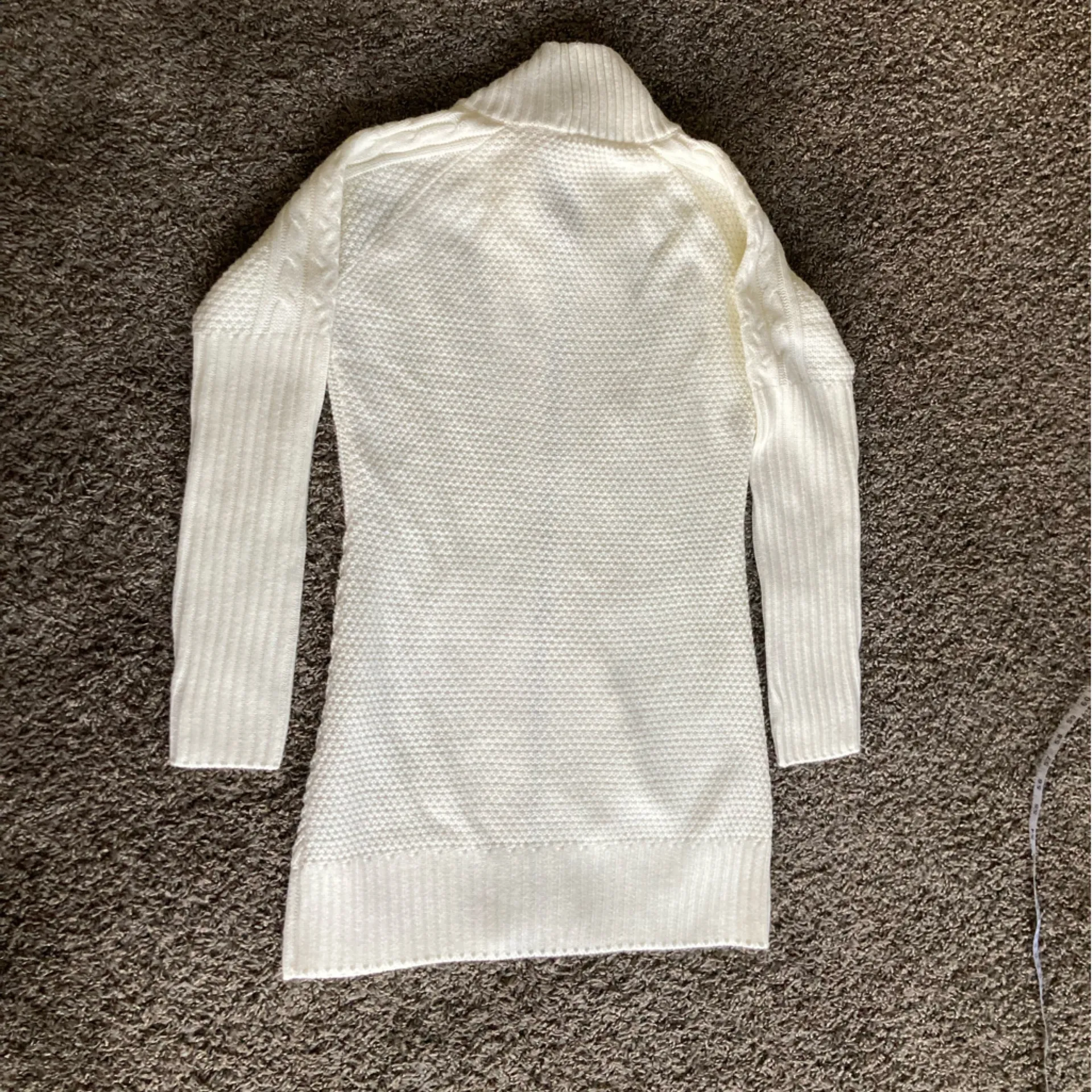 VENUS White Zip-Up Cable Knit Cardigan - Image 9