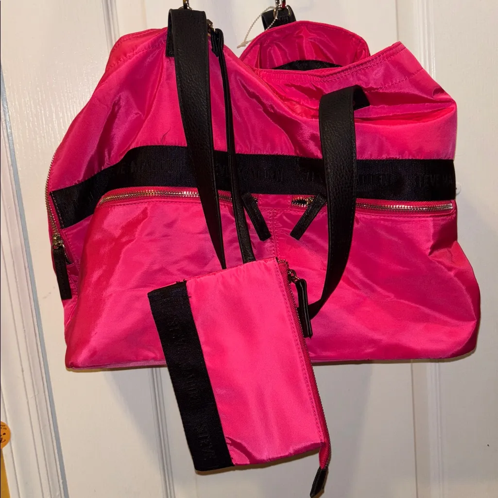 STEVE MADDEN BRIGHT PINK NYLON WEEKENDER BAG 3 COMPARTMENTS 2 FRONT POCKETS - Image 5