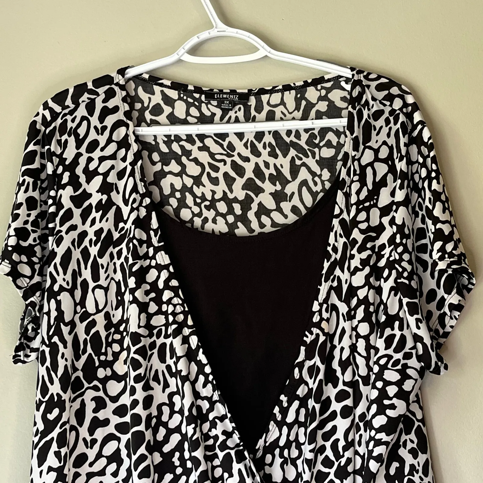 Elementz Black / White Short Sleeve Blouse Size 3X - Image 6