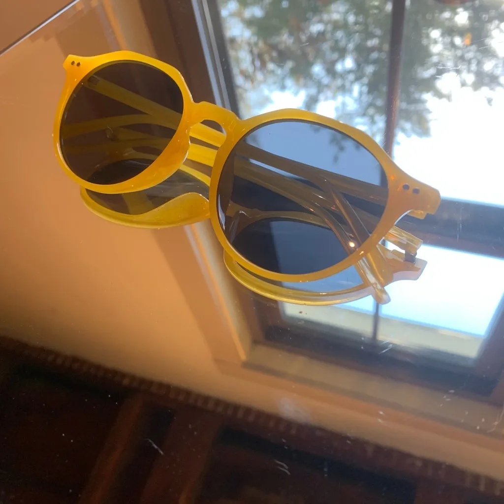Brand new yellow sunglasses - Image 6