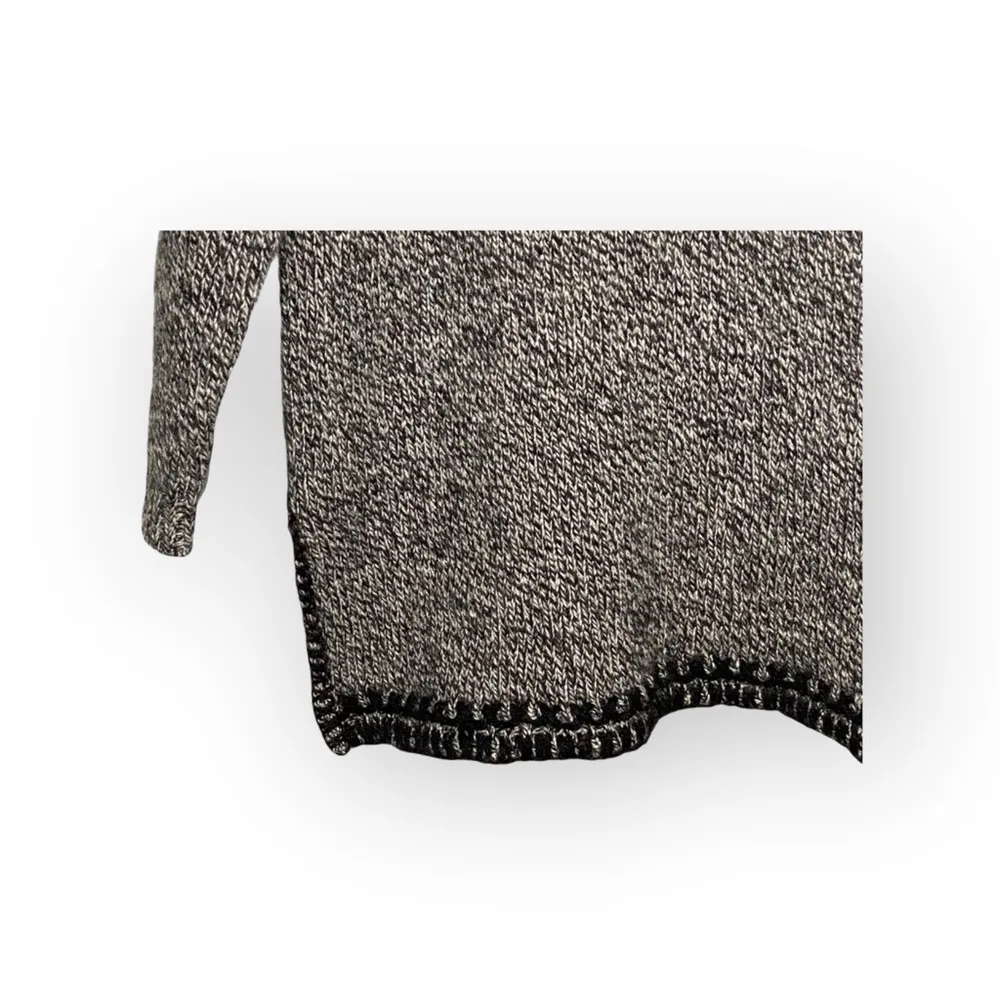 Vintage 90’s: Bloomingdale’s Y2K ᯾ Cozy Cashmere V Neck Knit Whipstitch Sweater - Image 7