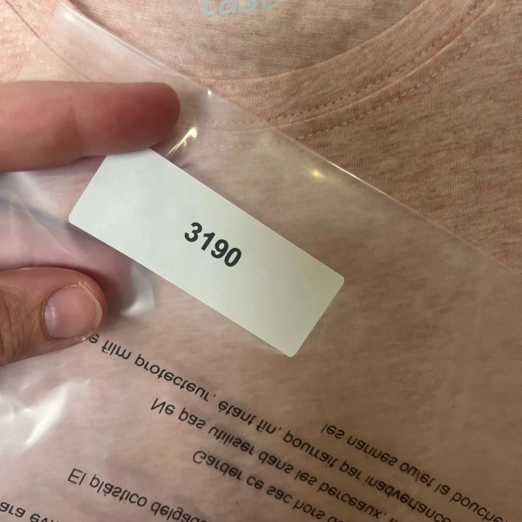 Tasc Woman Size Medium Sleeveless lightweight athletic top Pink - Image 7