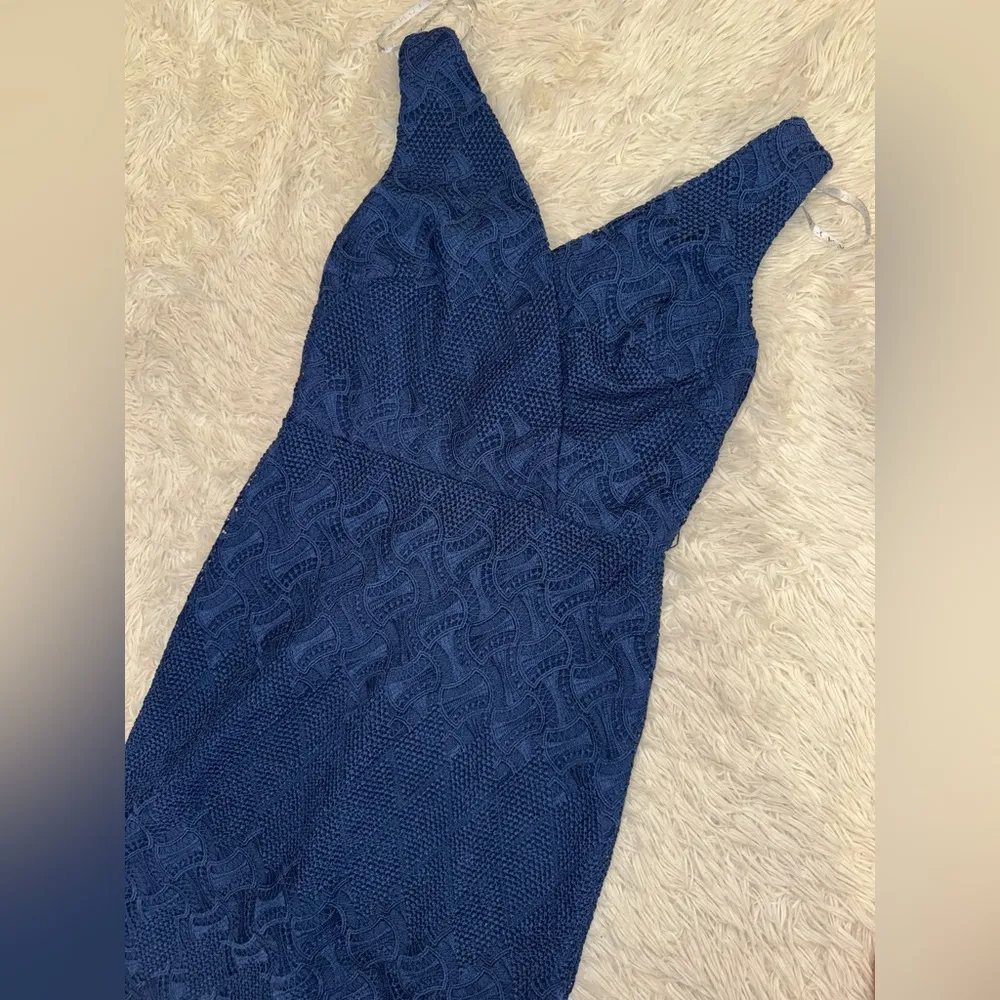 NEW Kay Unger Hendrix Lace V neck Sleeveless Column Gown Blue sz 6 - Image 6