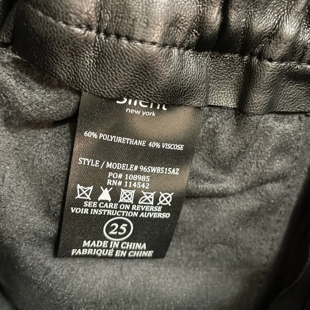 Silent New York NWT Vegan Leather Black Shorts with Tie Belt Size 25 - Image 5