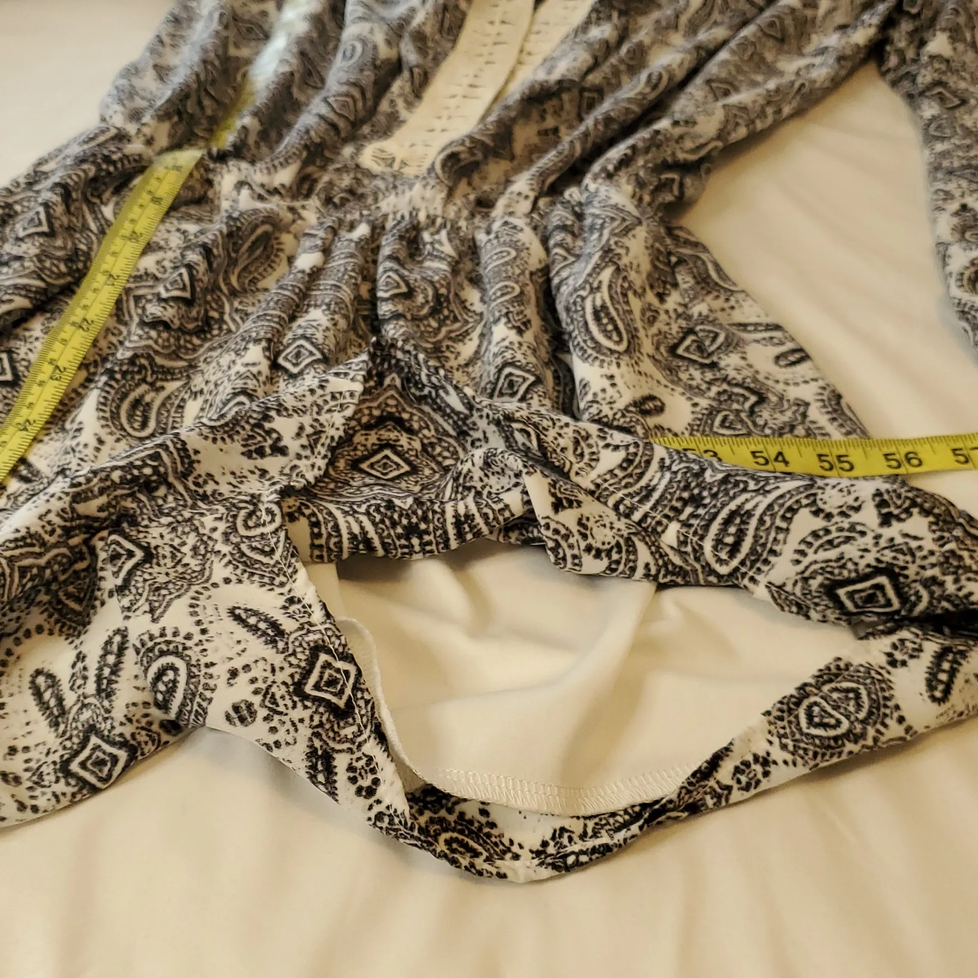 Romeo & Juliet Couture♡ Black and White Patterned Romper - Image 6