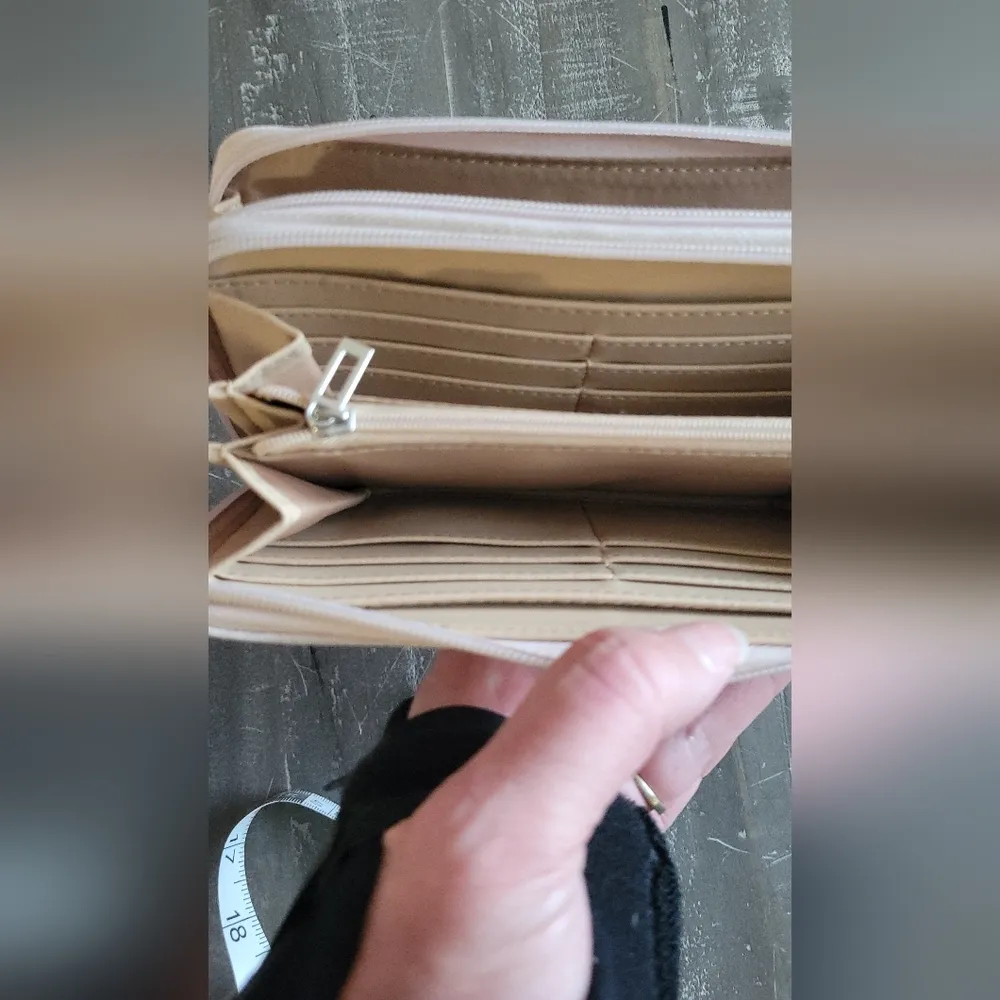 Guess Vintage  Backpack and Matching Wallet - Image 14