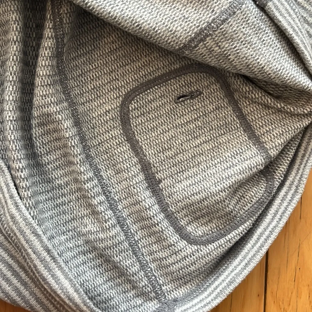 lululemon Rulu Reversible Long Sleeve Tee Top | Size 4 | EUC - Image 5