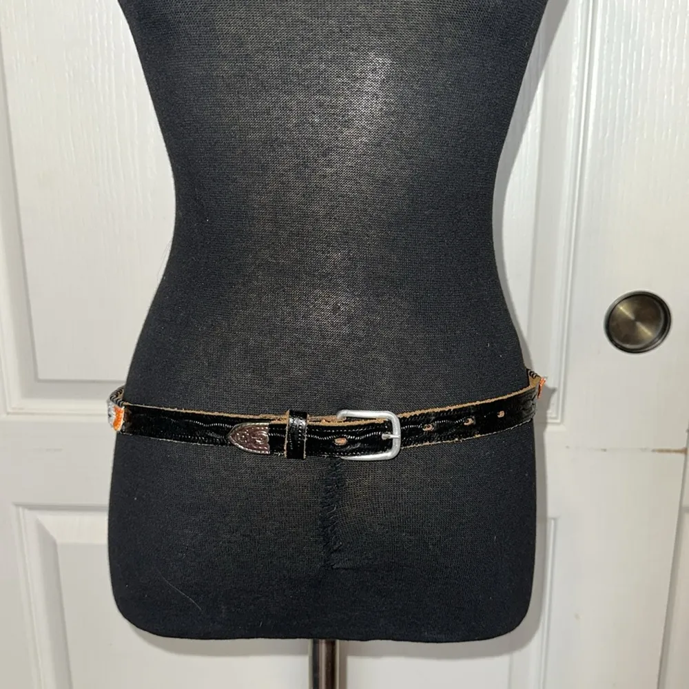 VTG WESTERN BEADED BLACK LEATHER SKINNY BELT - Image 10