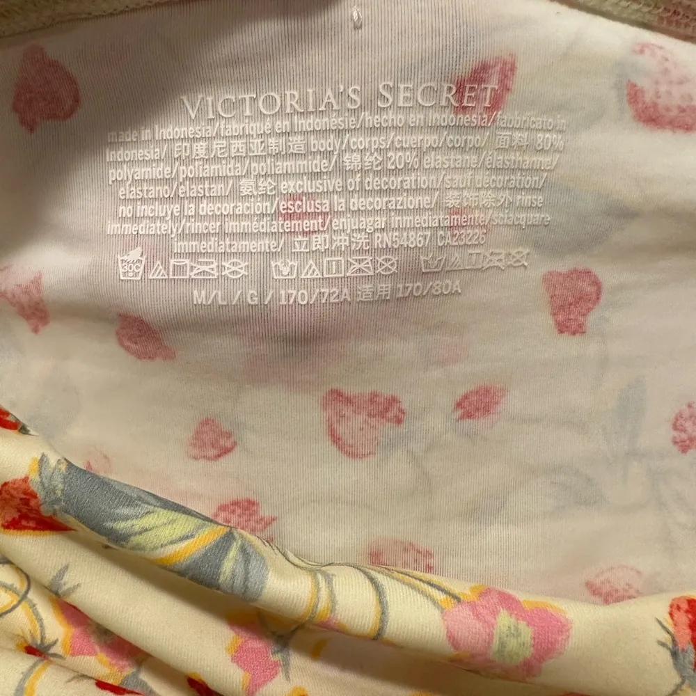 NWT Victoria's Secret Essential Scoop One-Piece Swimsuit Size L/Coverup Size M/L - Image 16