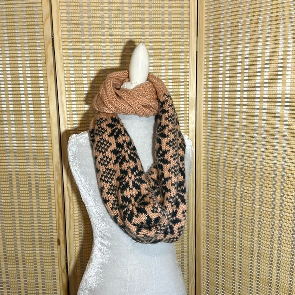Renee's NYC Accessories Knit Eternity Scarf Snowflake Pattern Winter Weight Tan - Image 2