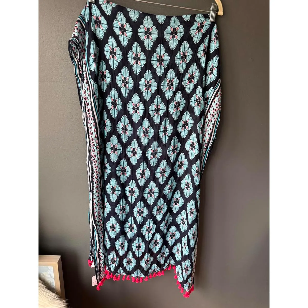 NWT’s Crown & Ivy Bohemian  Patterned Shawl with Red Tassel Fringe - Image 2