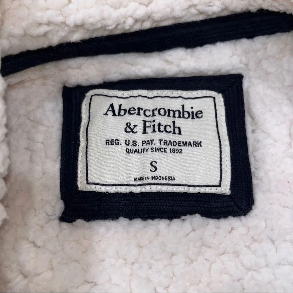 Abercrombie & Fitch Women’s Oversized Buffalo Plaid Sherpa Jacket size Small - Image 6