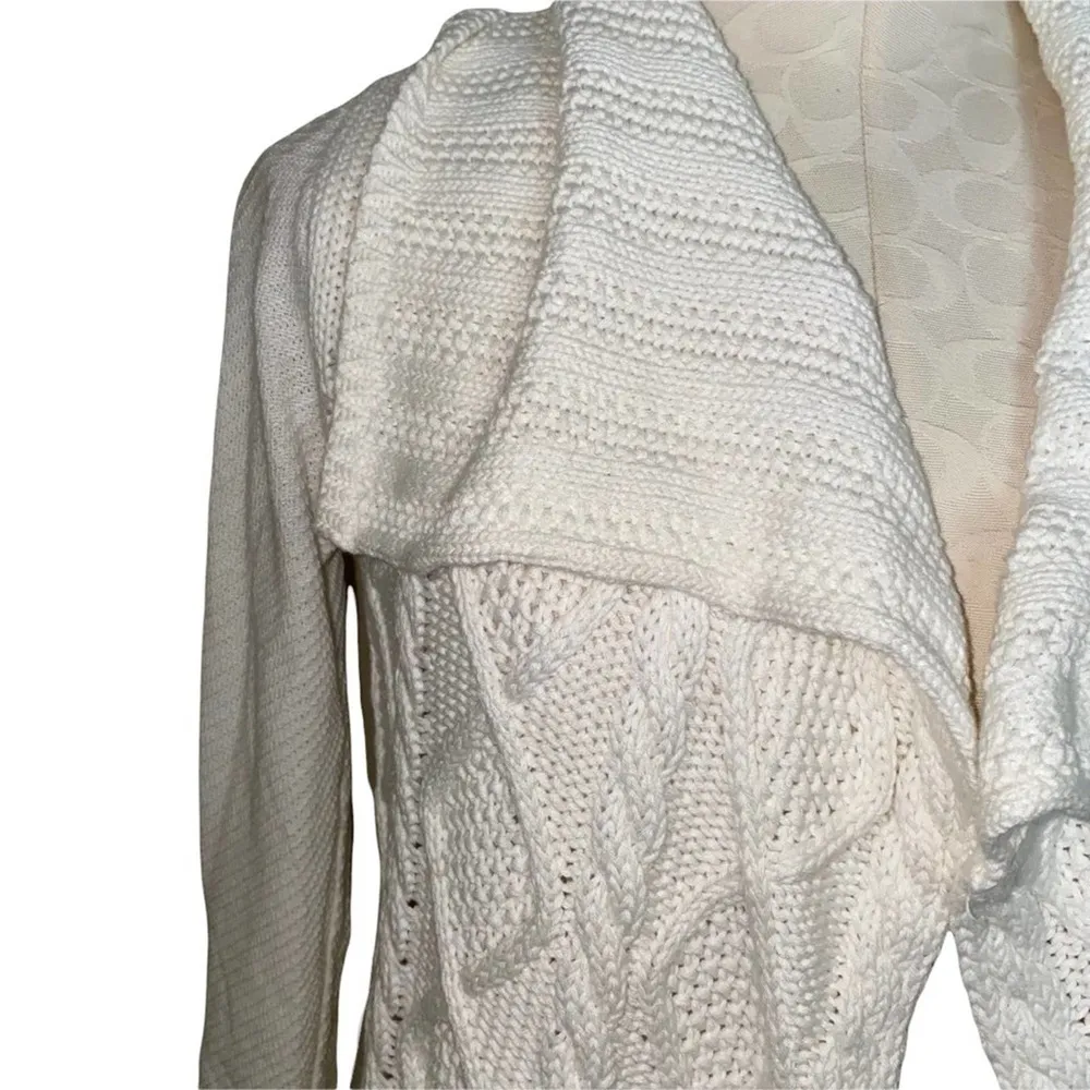 Cabi chunky cable knit open front shawl cardigan cream beige size small - Image 8