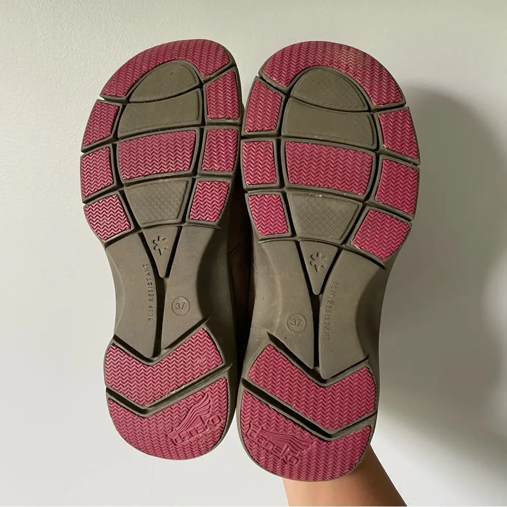 Dansko Elise Women's Taupe/Fuscia Shoes Size 37/US 6.5 - Image 10