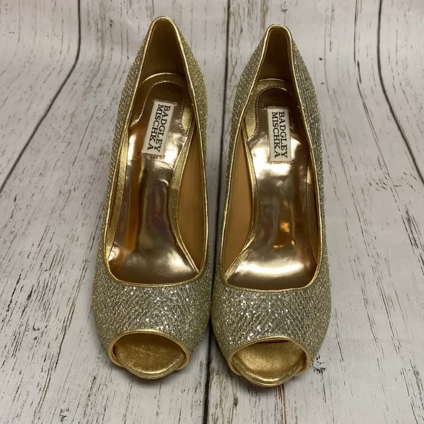 Women's Humbie II Gold Peep Toe Pump - Image 3