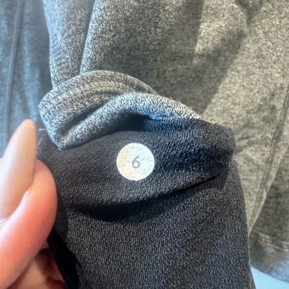 Lululemon  Gray Coast Snap Button Wrap/Cardigan size 6 in gray - Image 10