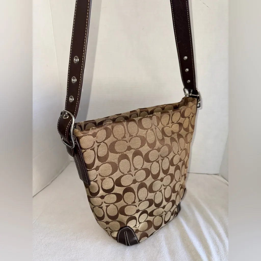 Vintage Coach Duffle Signature Jacquard Leather Canvas Brown Tan Hobo Bag Purse - Image 5