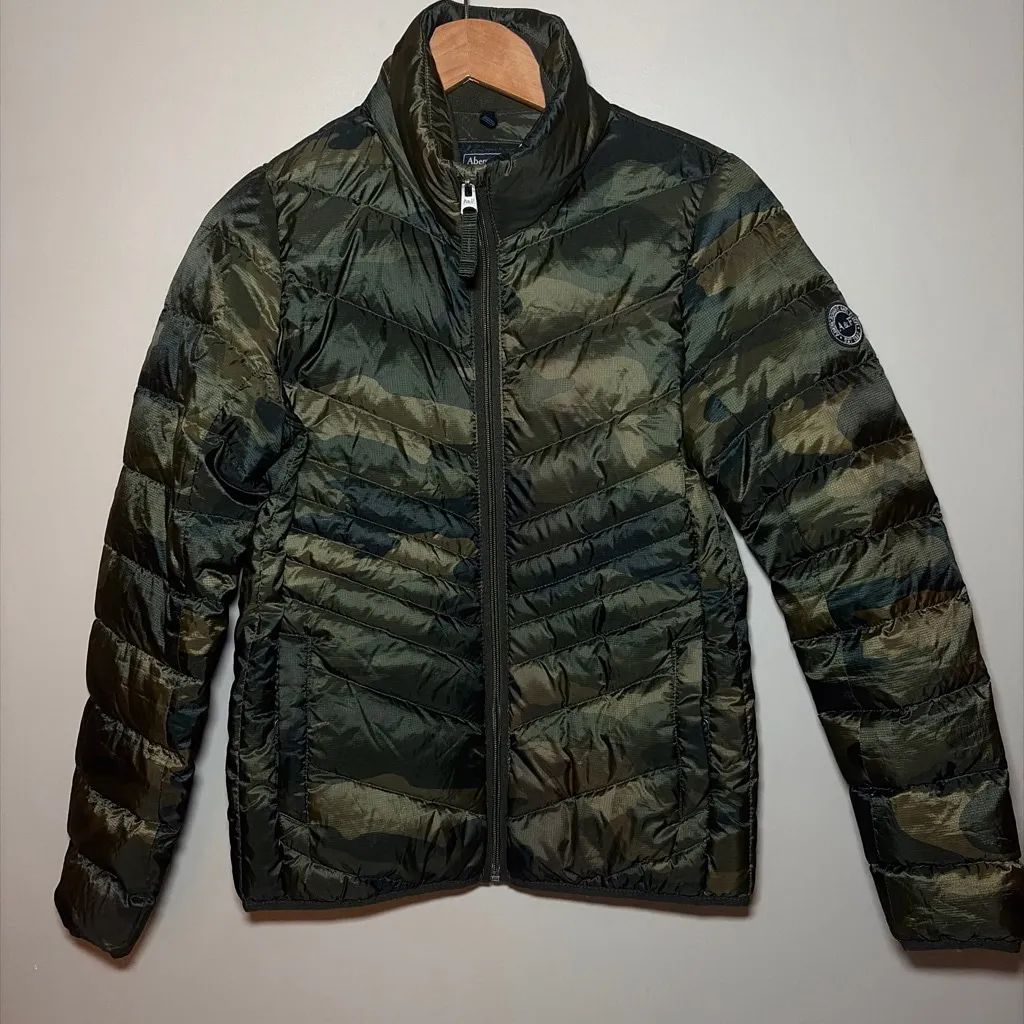 Abercrombie and Fitch Olive Green Camo Women's Puffer Down Nylon Jacket XS - Image 2
