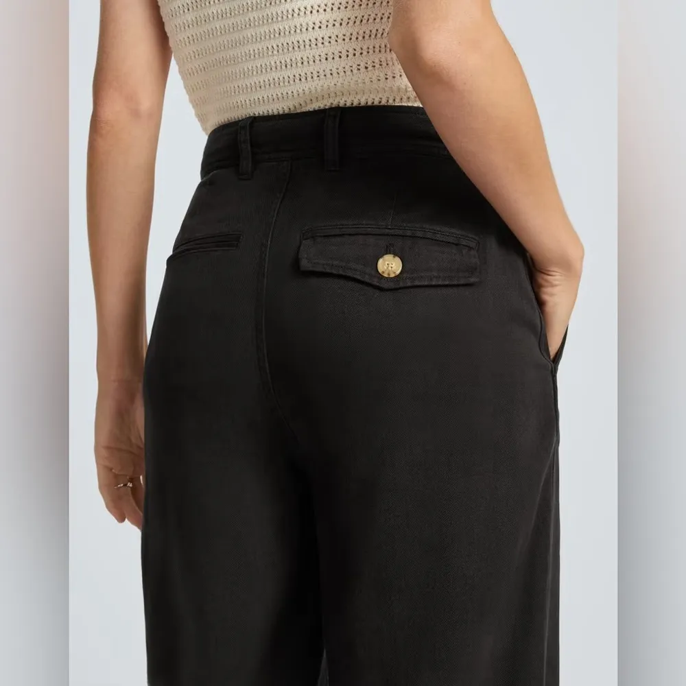 EVERLANE The Relaxed Chino In Black - Image 7