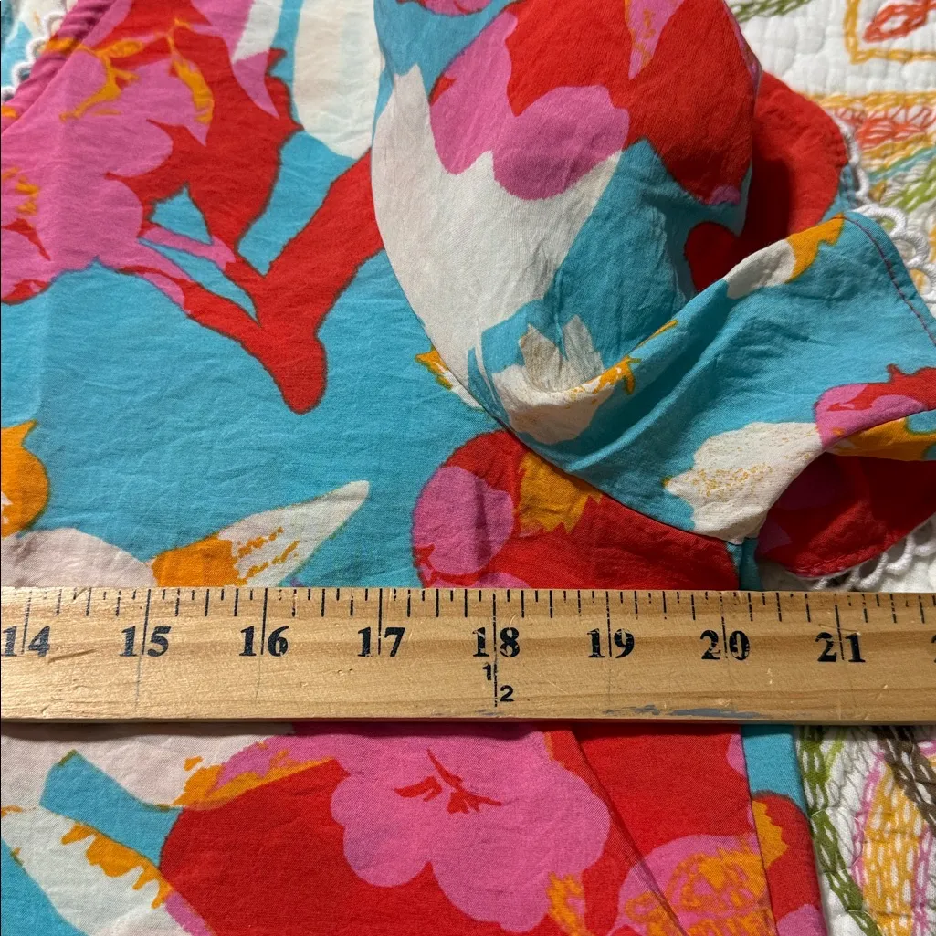 Like Love women’s size small pullover v - Image 3