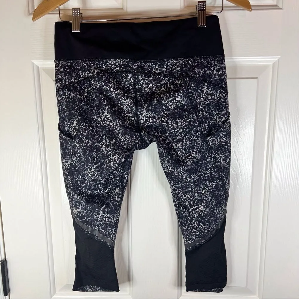 Lululemon Hop to It‎ Crop Full on Luxtreme Size 6 Rocky Road Sand Dune - Image 4