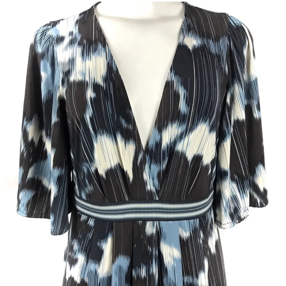 BCBG Max Azria Dress Size Medium Short Sleeve V Neck Career Summer Cocktail - Image 2