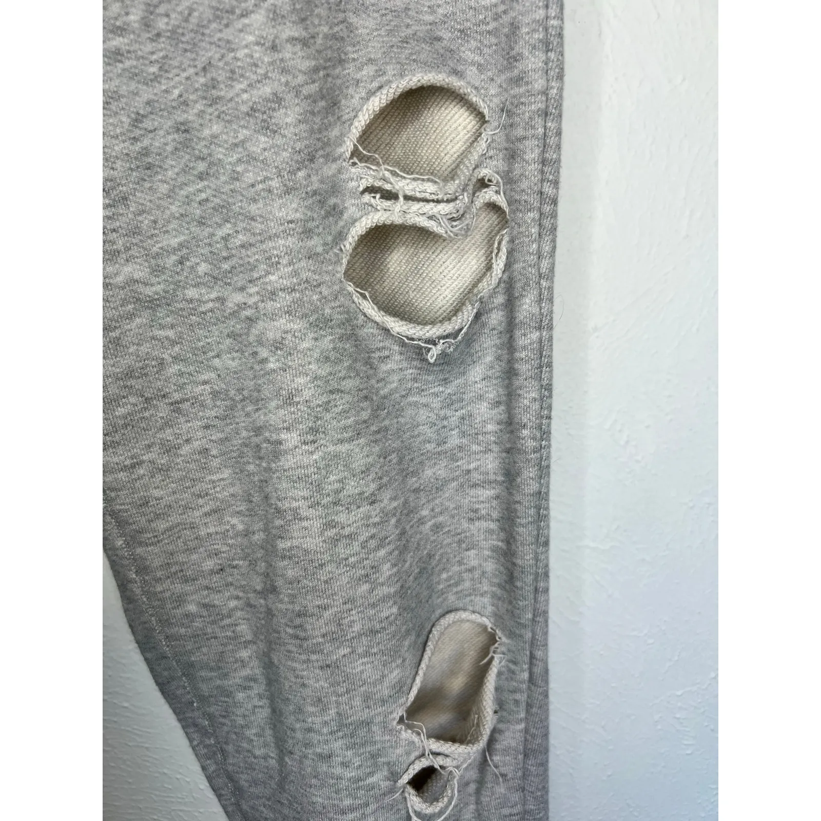 Alo Yoga Distressed Grey Sweatpants Size Small - Image 4