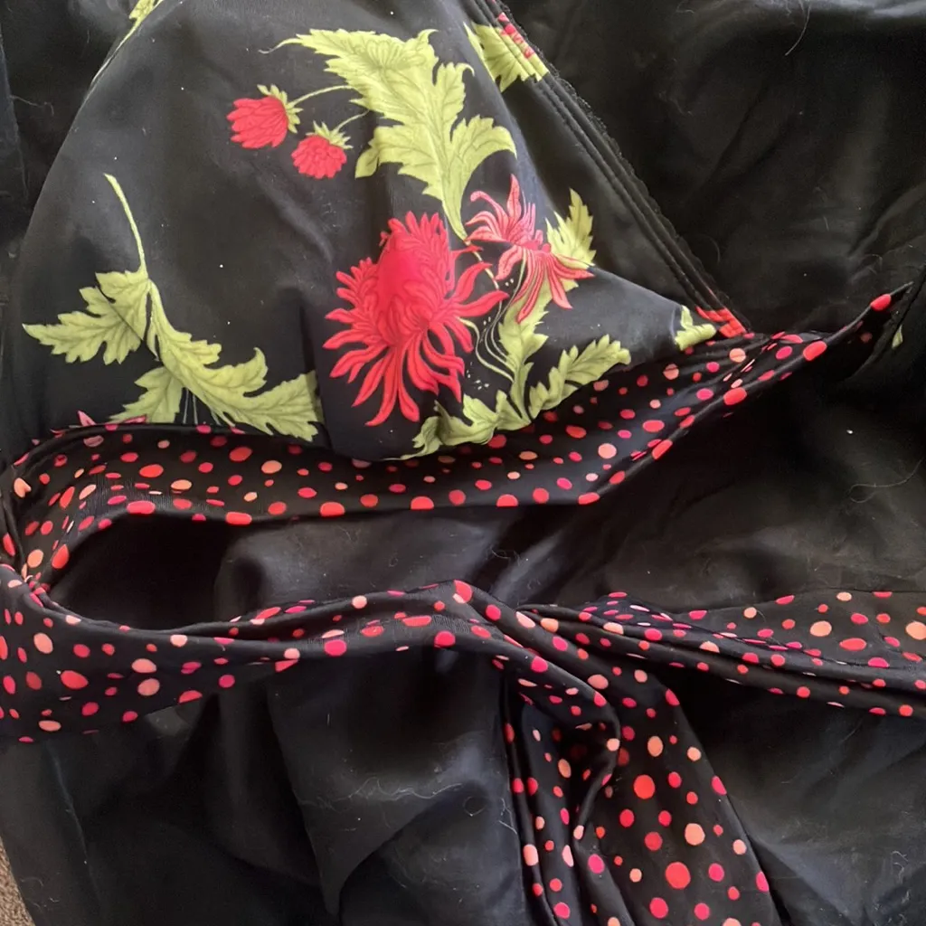 FINAL MARKDOWN Coco reef swimsuit top 36dd/38dd - Image 2