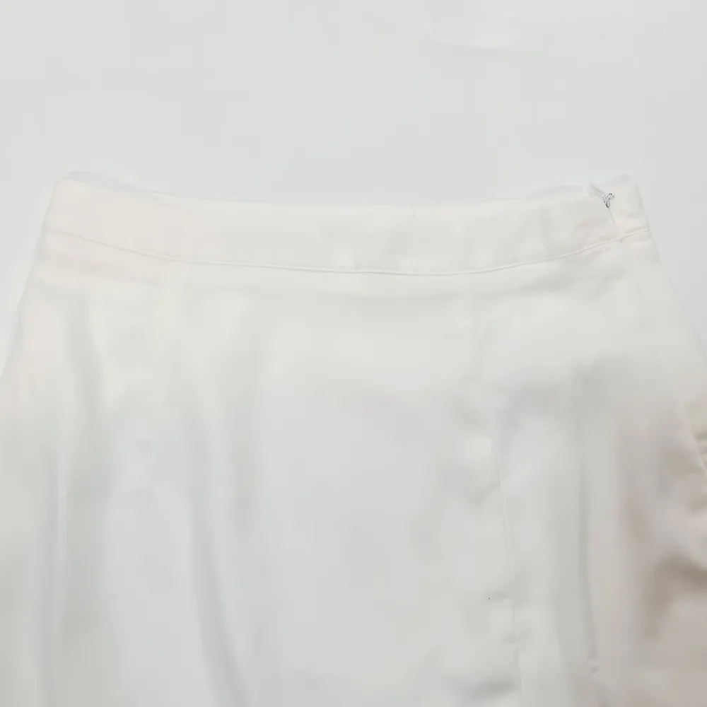 Superdown Kylie Mini Skirt in White - Image 8