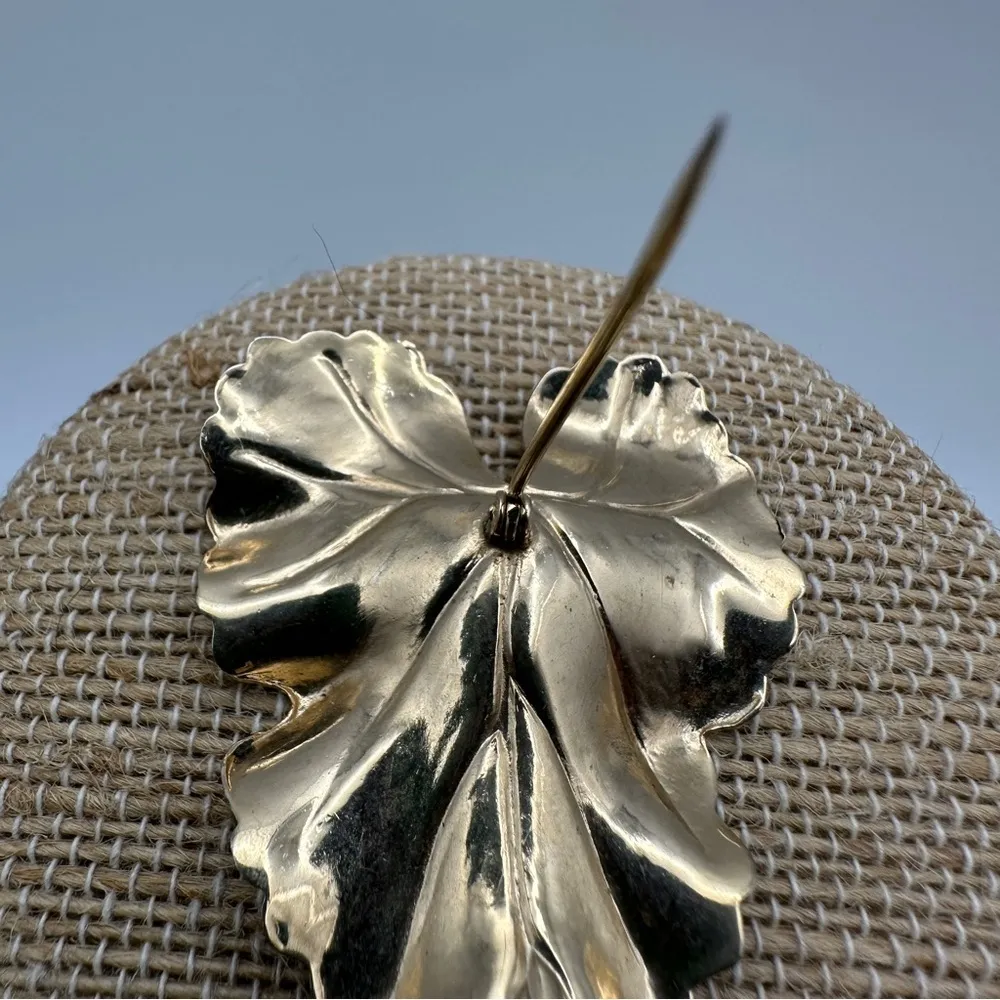 Vintage Brooch Pin Brushed Textured Gold Tone Leaf Crystal Rhinestones Judy Lee - Image 10