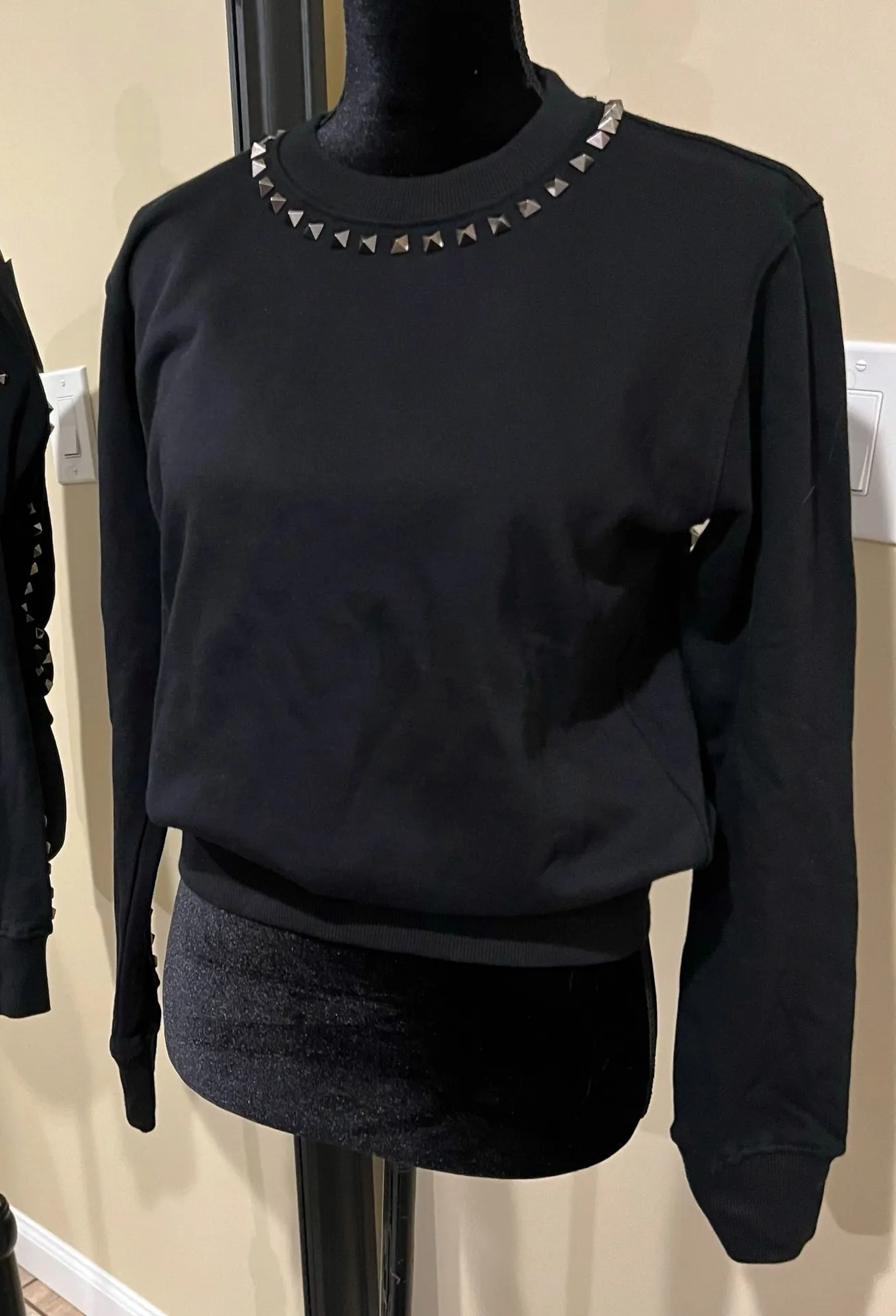 Studded Sweatshirt Sweater Blouse Short Tshirt Tee Long Sleeve Pullover Crewneck Black - Image 1