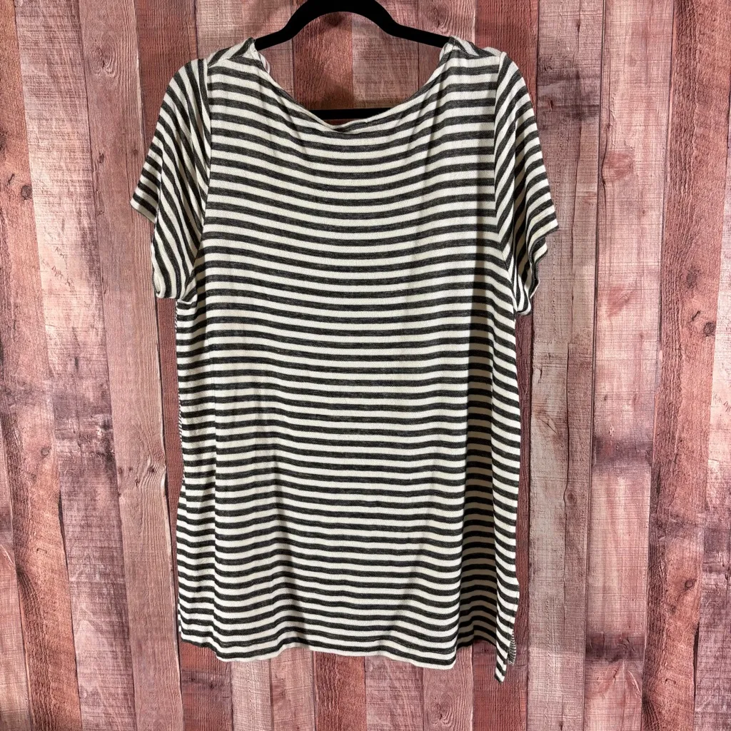 Green Envelope Gray And White‎ Stripe Top Size 1X - Image 2