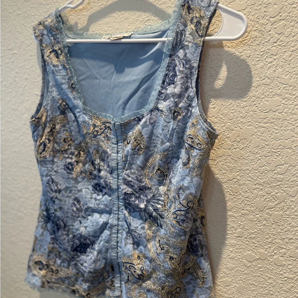 dressbarn Blue and Gold Lace Blouse - Image 3