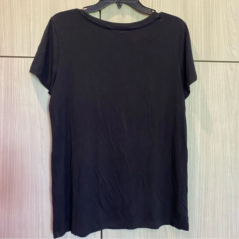 Luxe Lounge Tee Black V - Image 3