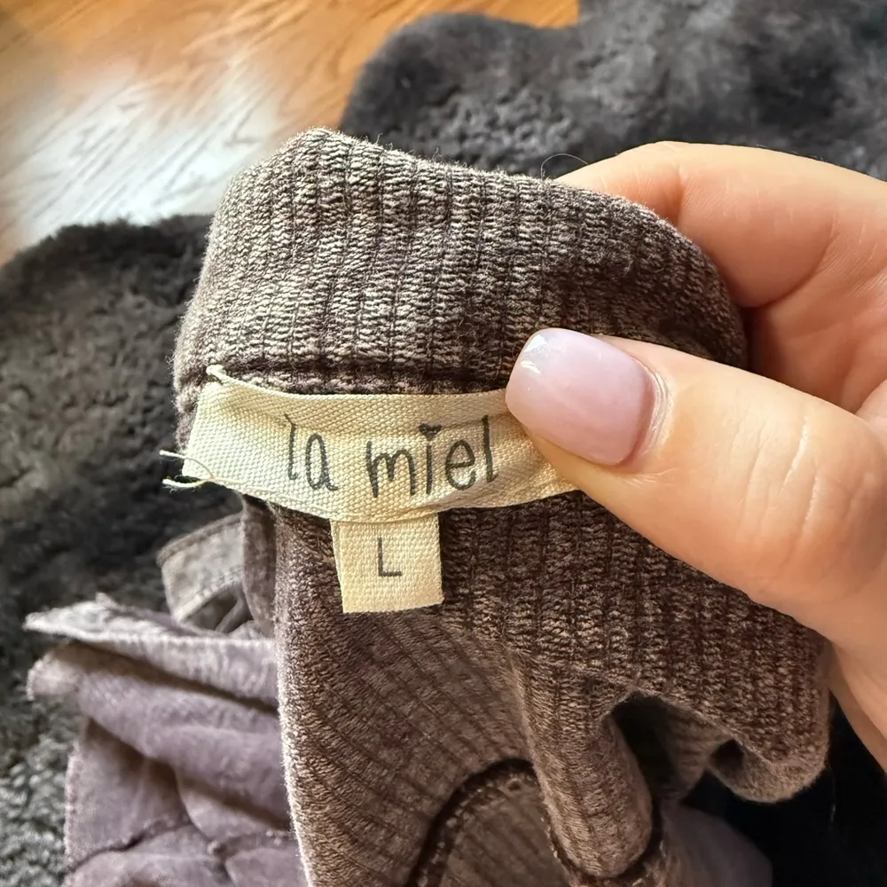 Corduroy Button - Image 4