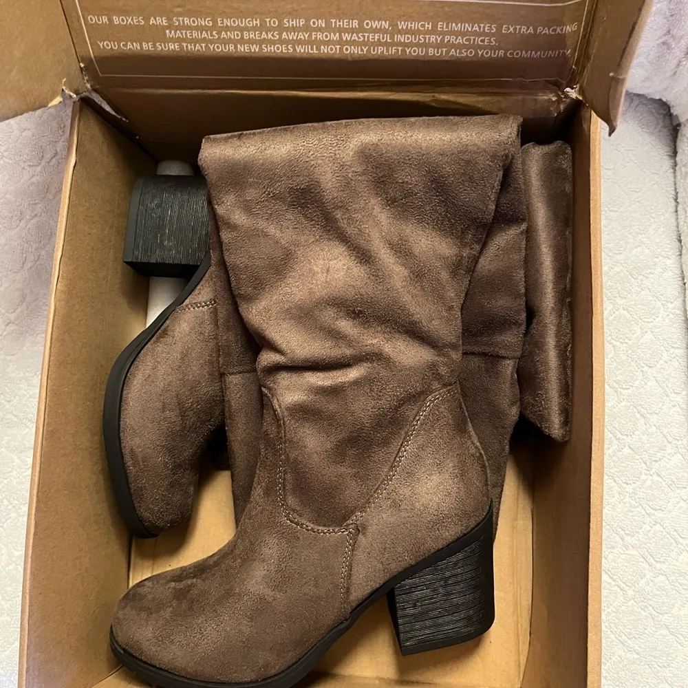 Journee Collection Womens Sana Stacked Heel Over The Knee Boots - Image 9