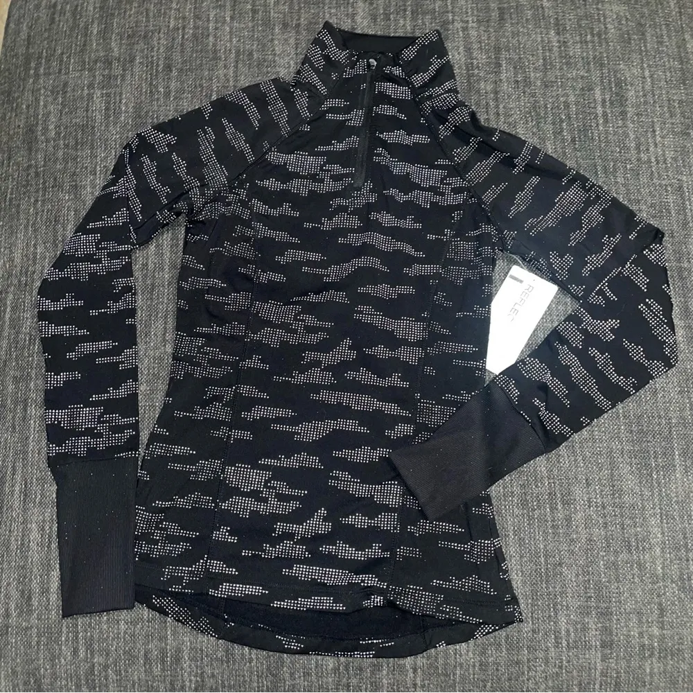 Mondetta 1/4 Zip Reflective Camo Cold Gear Top - Image 3