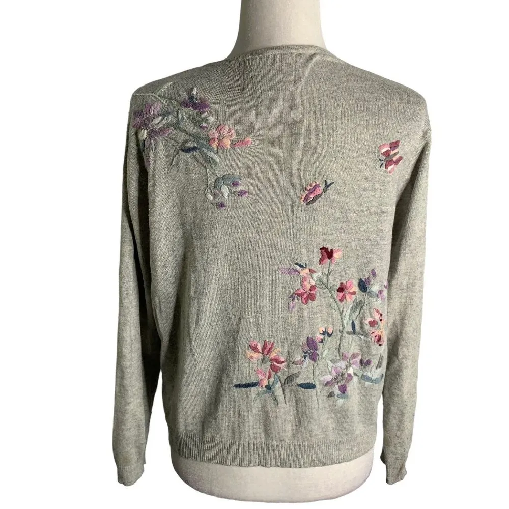 Heirloom Collectibles Silk Cardigan Sweater M Grey Embroidered Floral Buttons - Image 4