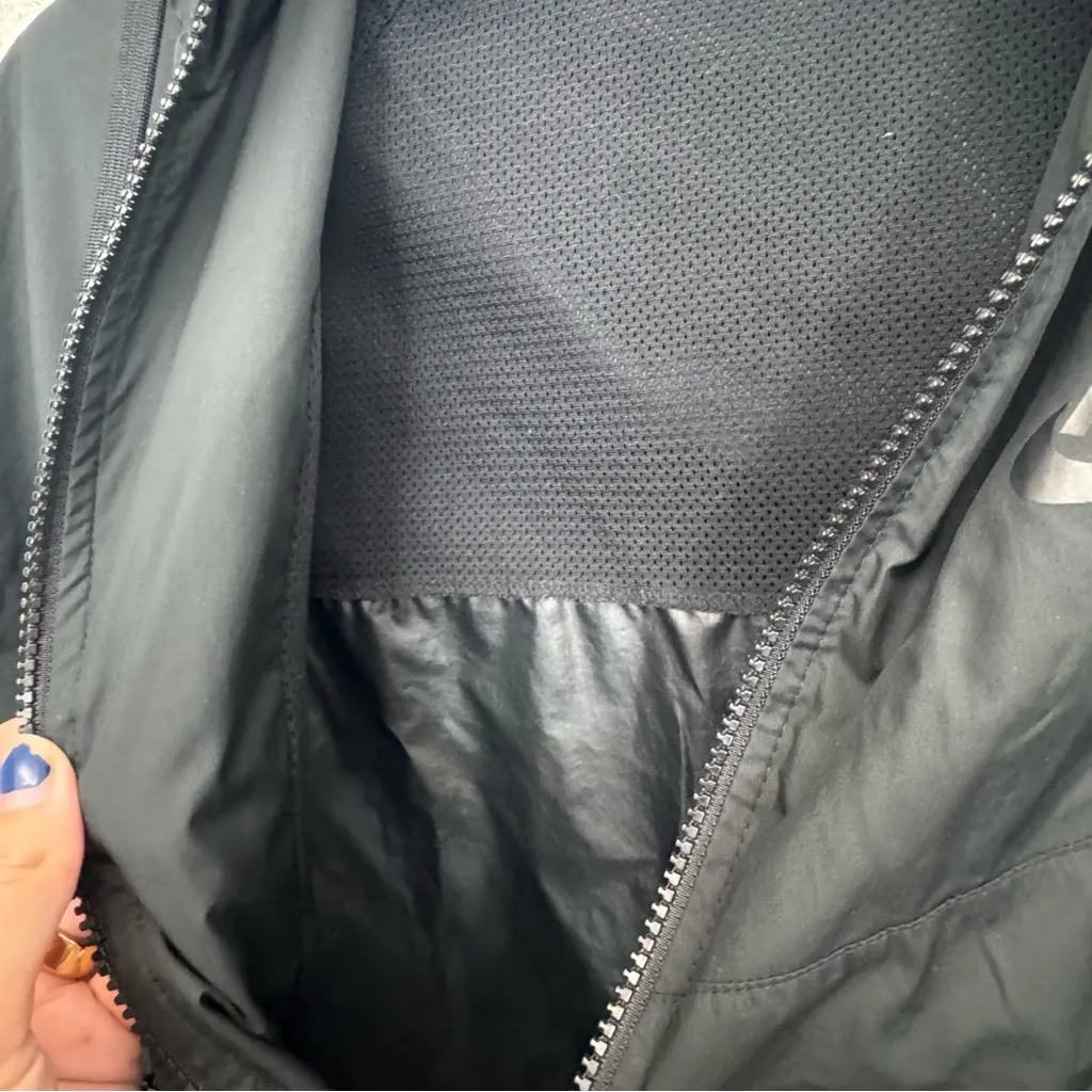 Nike  Sportswear Windrunner Zip Up Black Jacket Size Small - Image 11
