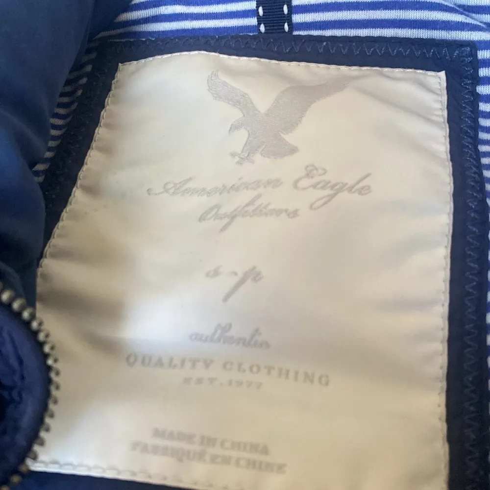 American Eagle Blue Puffer Vest - Image 3