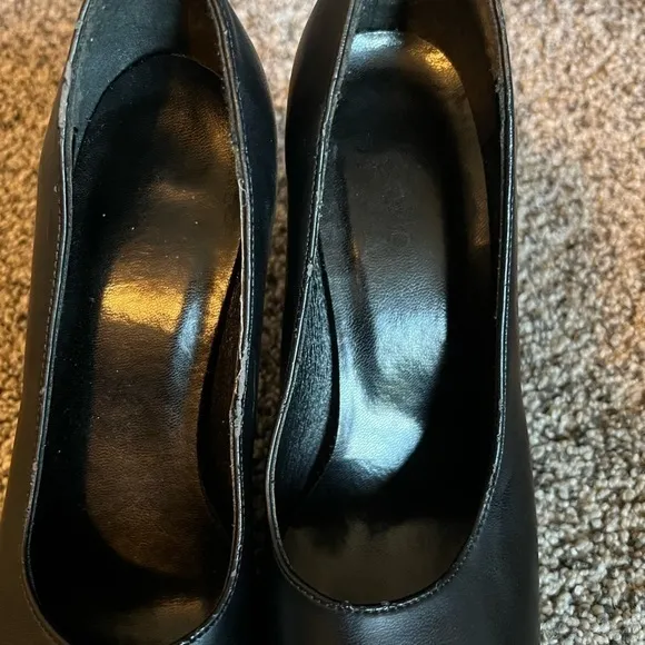 Ovio Black 4” round toe heels size‎ 7.5 - Image 4