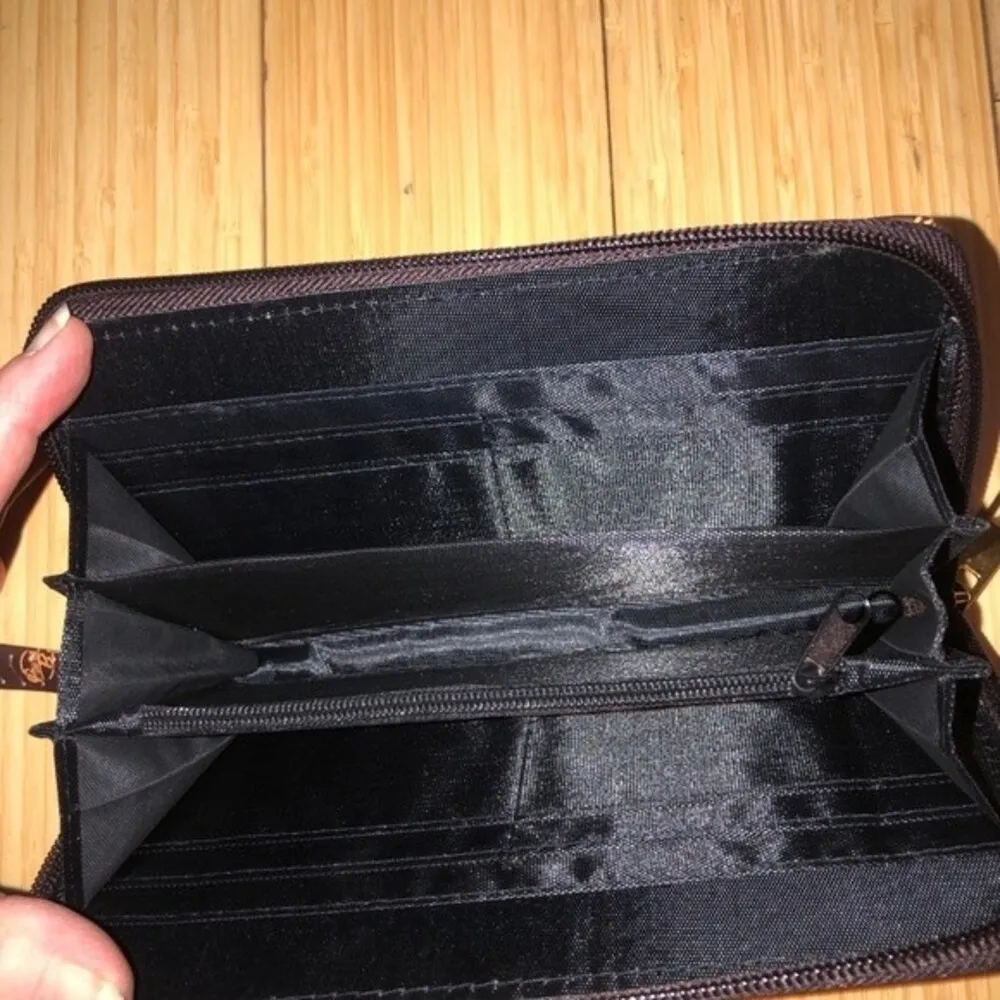 Paris Blues Signature Zipper Wallet NEW NWT - Image 4