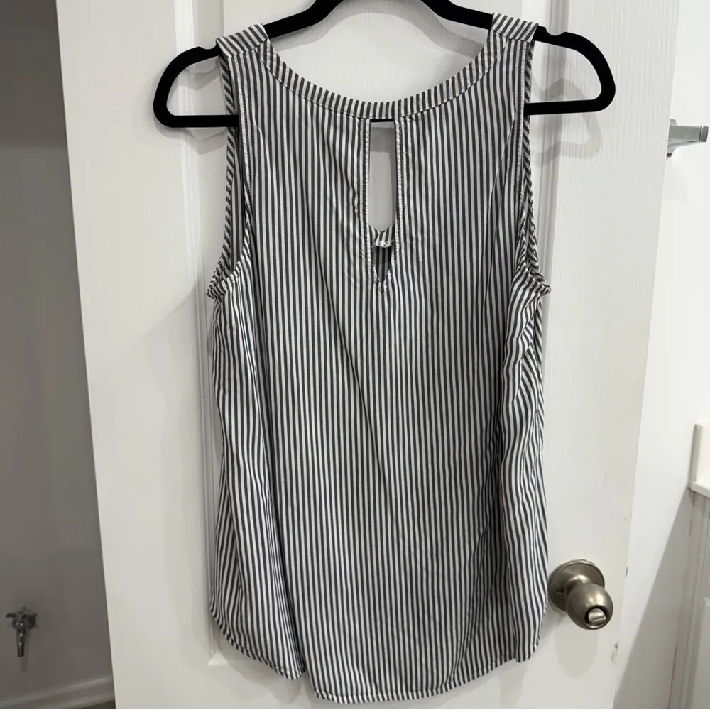 Striped Navy and White Sleeveless Women’s Large V-neck Keyhole back Top - Image 4