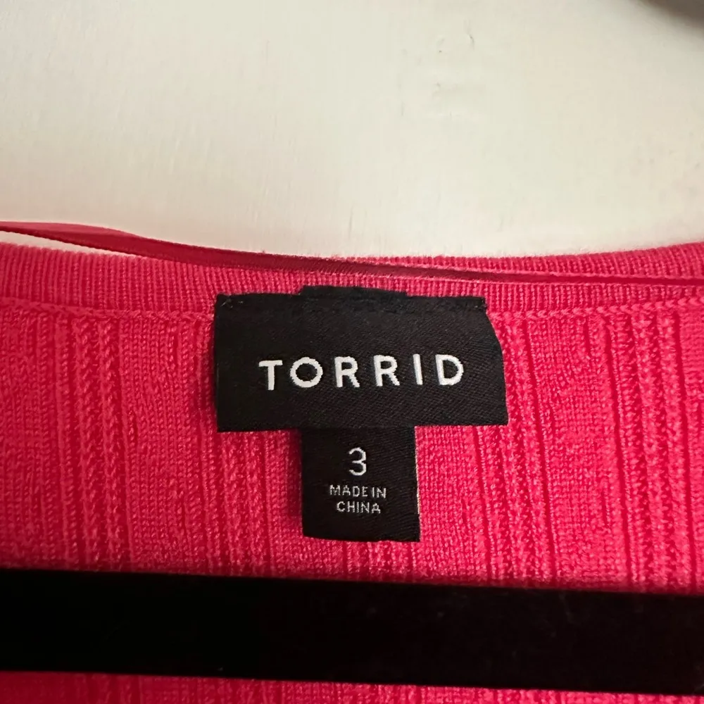 Torrid  Pink Fitted Pullover V-neck Sweater - Image 4