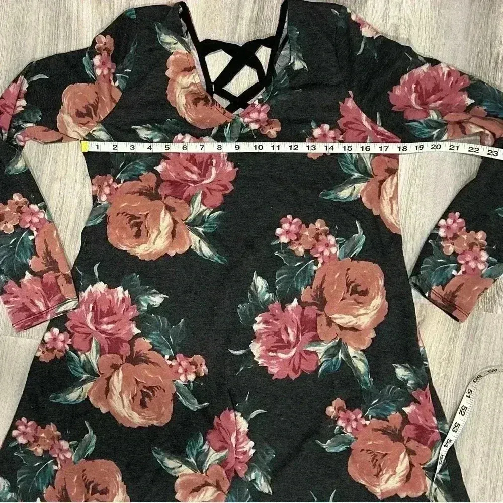 A. Byer Long Sleeve Gray Floral Mini Dress Scoop Neck Ribbon Lace Back Size L - Image 3
