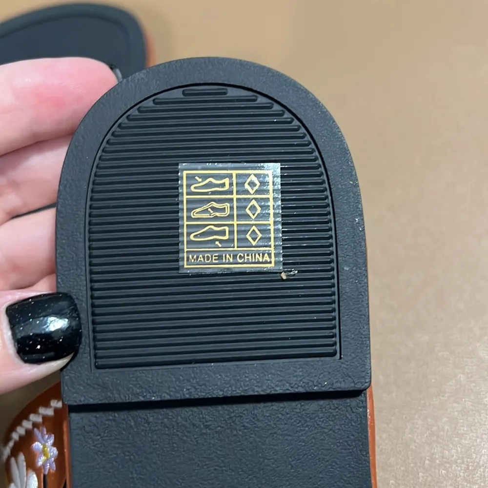 Women’s slip on sandals embroidered straps w/ toe hole runs small new wpackage Brown Size undefined - Image 6