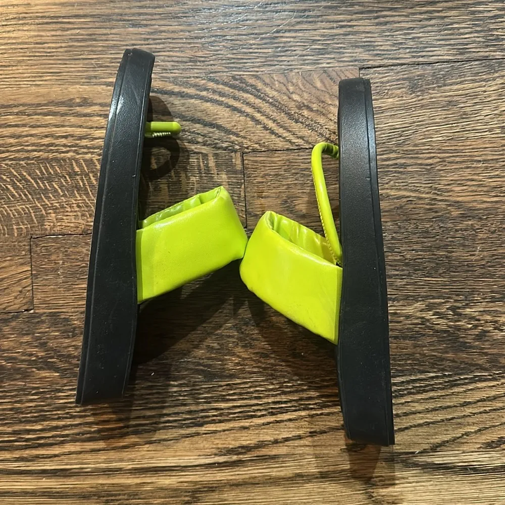 Asymmetrical Green and Black Sandals Size 6 - Image 6